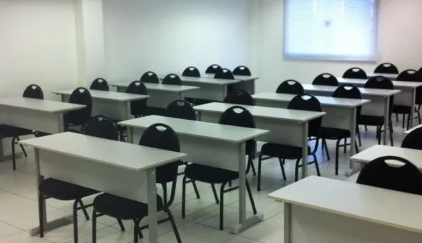 Imagens internas da estrutura da empresa conceito RC